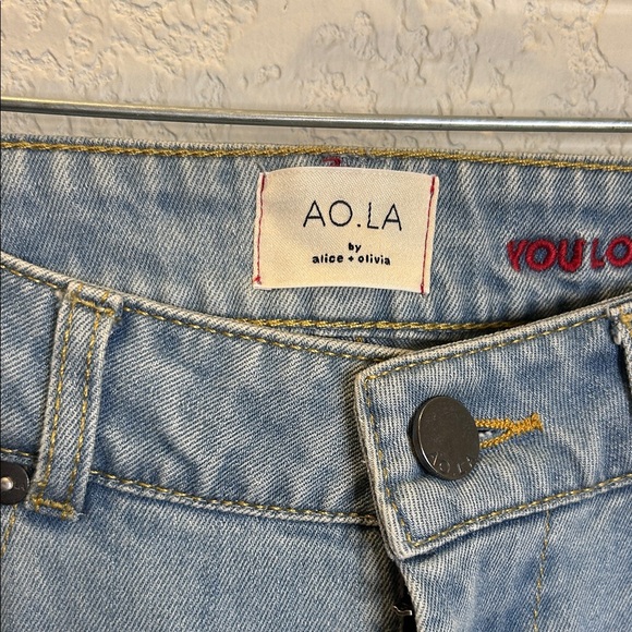 Alice + Olivia Light Denim Jeans - Picture 2 of 7
